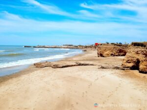 "Vista a Santa Clara del Mar desde las playas de Camet Norte"