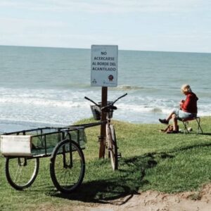 "Dia de paz junta al mar en la costa atlantica de Santa Clara del Mar"