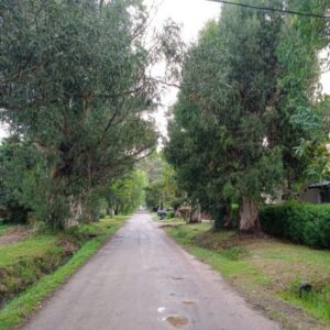 "Caminando un dia de lluvia por las calles de Santa Clara del Mar"