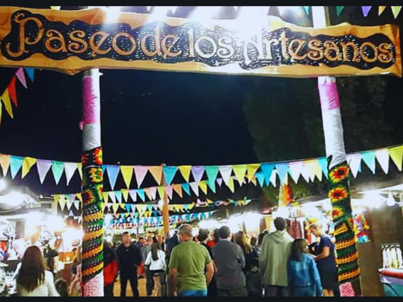 "Paseo de los artesanos en Santa Clara del Mar"